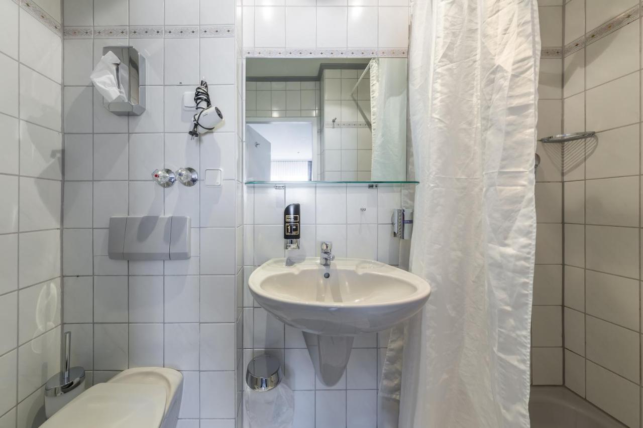 Hotel Klein Frankfurt Frankfurt am Main ภายนอก รูปภาพ