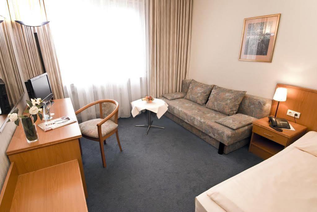 Hotel Klein Frankfurt Frankfurt am Main ภายนอก รูปภาพ