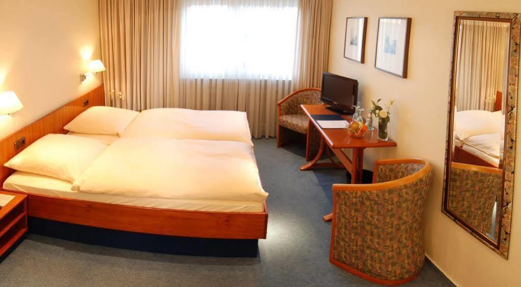 Hotel Klein Frankfurt Frankfurt am Main ภายนอก รูปภาพ