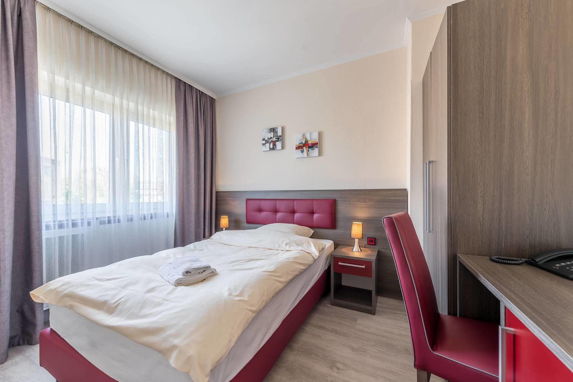 Hotel Klein Frankfurt Frankfurt am Main ภายนอก รูปภาพ