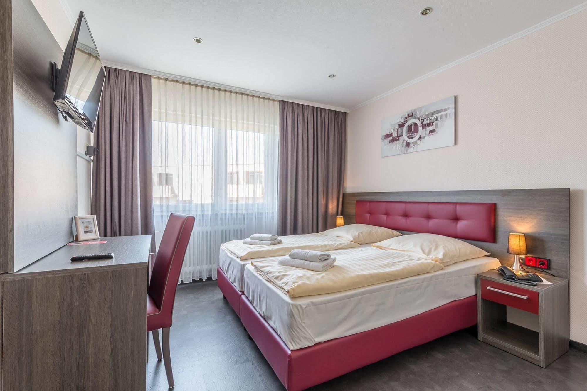 Hotel Klein Frankfurt Frankfurt am Main ภายนอก รูปภาพ